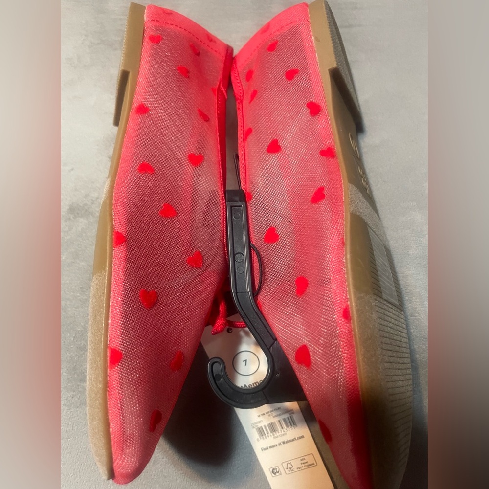 NWT No Boundaries‎ Mesh Ballet Flats Red Heart Print Size 7 Memory Foam - Picture 11 of 12